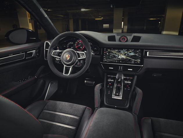 Porsche_Cayenne_GTS_interior_steeringwheel