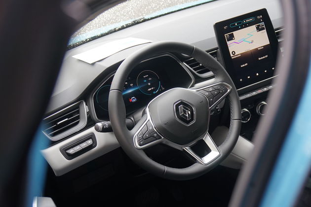 Renault_Capture_E-Tech_Steering_Wheel